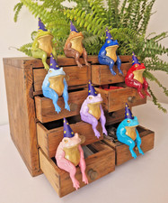 Wizard Frog Figurine 8cm –