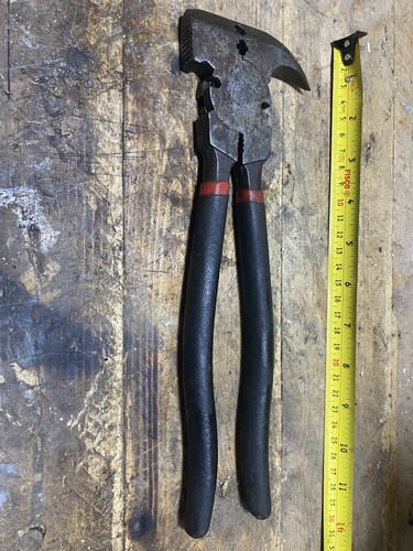 Fence barb wire pliers - pliers,
