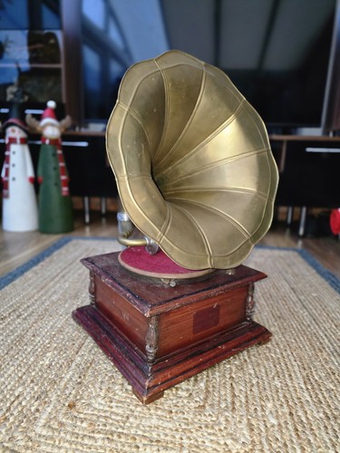 Hmv gramophone - hmv,