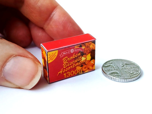 Dolls house miniature - 1:12, *