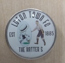 RETRO LUTON TOWN PIN BADGE