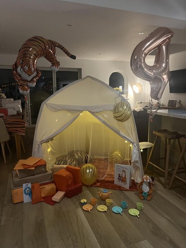 Kids play house - play,