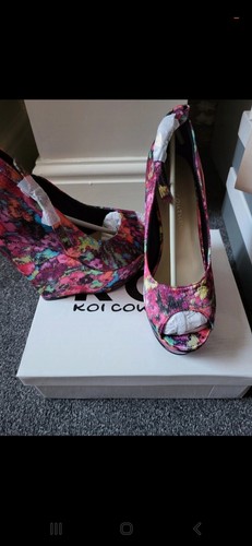 Koi couture shoes - size, 6