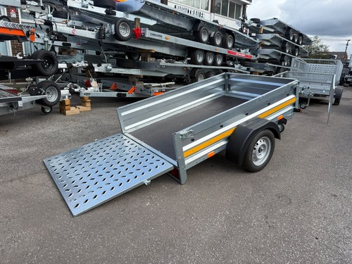 Trailer with ramp - single, axle