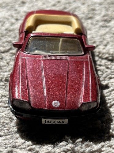 Jaguar xjs metallic burgundy - metallic,