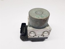 2016 TOYOTA HI-LUX ABS PUMP +