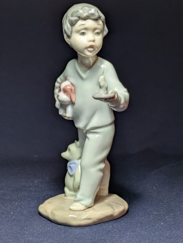 Nao lladro boy with - lladro, "boy