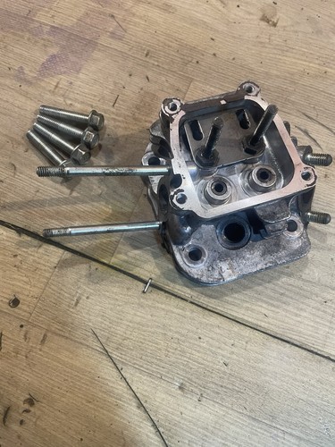Cylinder head suffolk punch - -,