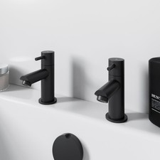 Matt Black Bath Pillar Taps