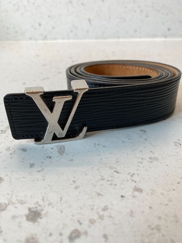 Louis vuitton intials epi - lv,