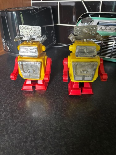 Vintage radar robot - radar,