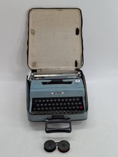 Lettera 32 Olivetti Typewriter