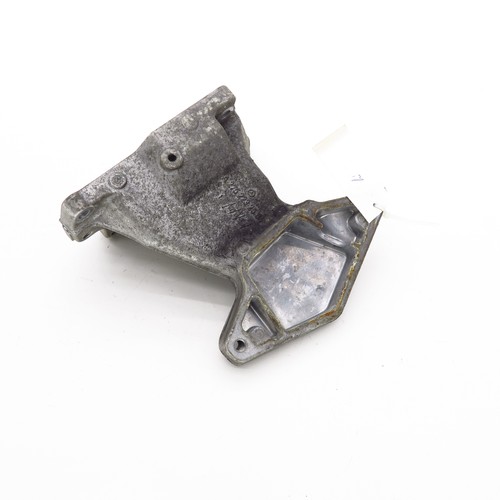Engine bracket left mercedes - left,