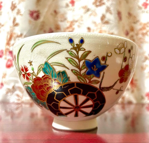 Beautiful flower wheel pattern