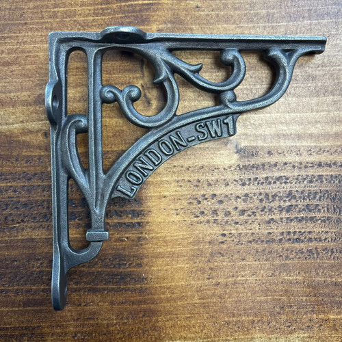 Cast iron shelf brackets - shelf, sw1