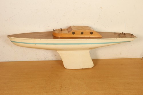 Vintage pond yacht early - pond,