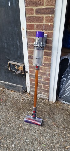 Dyson sv12 v10 - dyson, vacuum