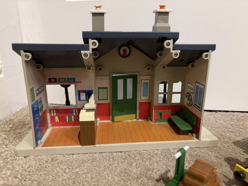 Postman pat greendale train - postman,