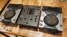 Pioneer CDJ 400 mp3 cd decks and Pioneer400 DJM mixer - (Excellent condition)