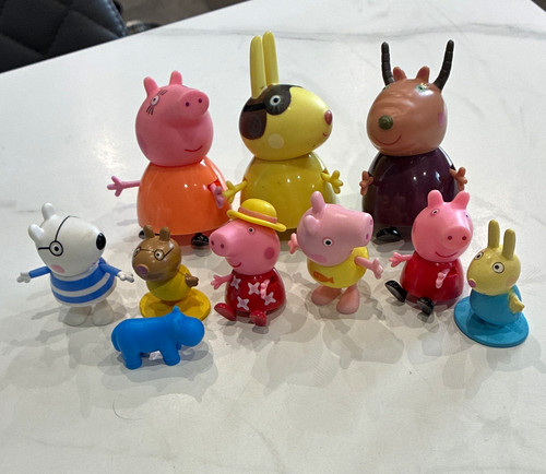 Peppa pig character figure - peppa,