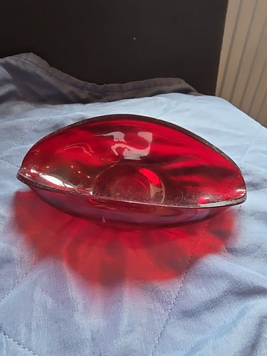 Cranberry glass shaped - , bowl