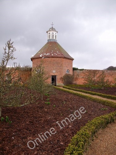 Photo 6x4 dovecote - dovecote, walled