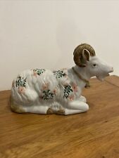 VINTAGE SITTING RAM SHEEP GOAT POTTERY FIGURE ORNAMENT STAFFORDSHIRE STYLE