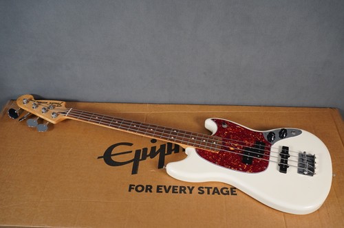 Fender mustang bass - ,
