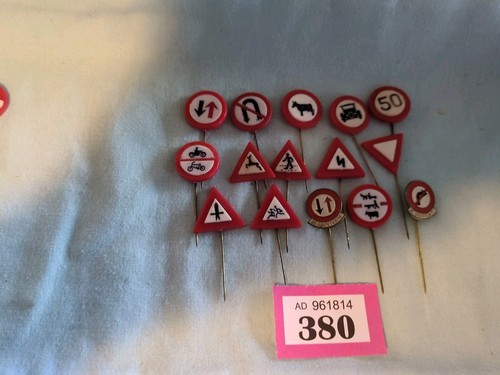 Traffic signs pins minature - signs,
