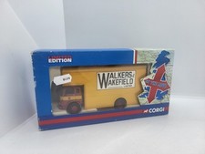 Ltd Edn Corgi CC11412 1:50 On the Move Bedford TK Luton Van Walkers