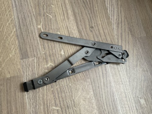 Egress window hinges - 8”,