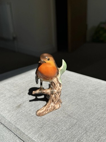 Vintage 1962 goebel robin - goebel, on