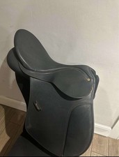 wintec saddle 16.5 Black used but good condition 