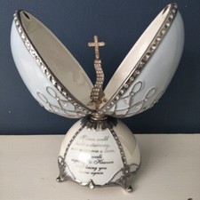 Ardleigh Elliot Porcelain Egg Music Box Loving Remembrance Staircase Religious 