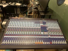 Midas Venice 320 Analog Mixing Console with Flight Case