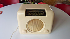 VINTAGE BUSH DAC90A  VALVE RADIO. Bakelite Radio. Bush DAC90A Ivory Radio.