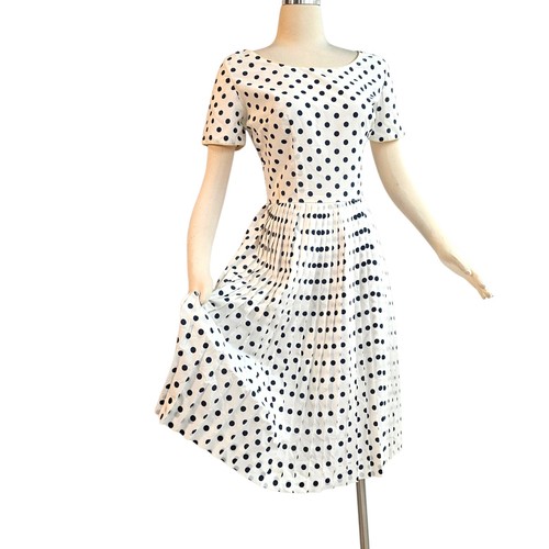 Vintage 1950s dress - fit, and
