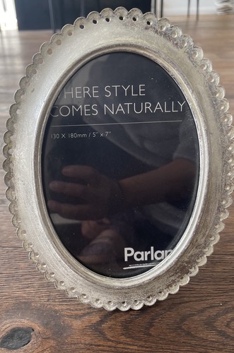 Oval shabby chic picture - , frame