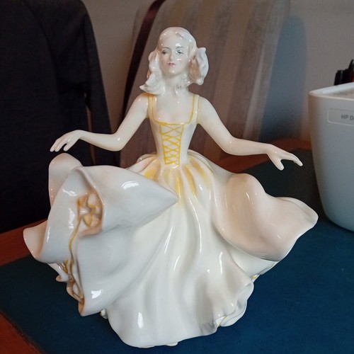 Royal doulton lady - royal, 8"