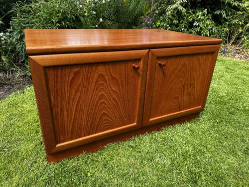 Vintage teak veneer music - vintage, tv/music