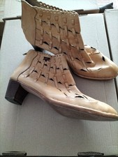 Pikolino's tan leather lattice