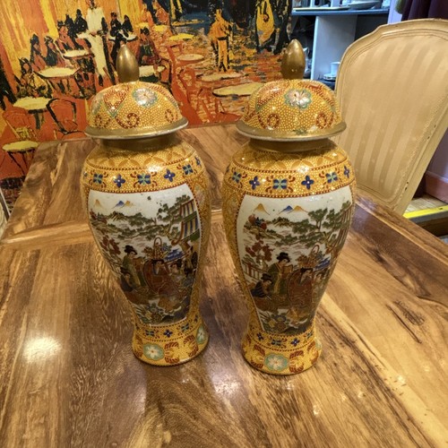 Pair satsuma style - of,