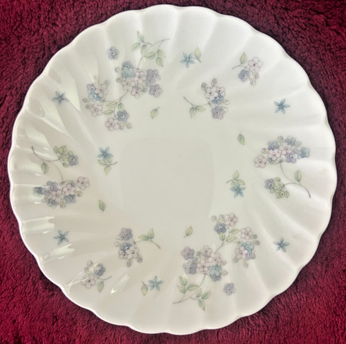Royal victoria wade pottery - wade,