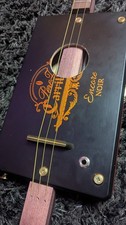 'Noir' Cigar box guitar