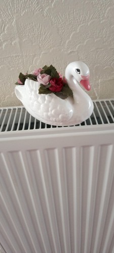 Swan with silk - with, flowers