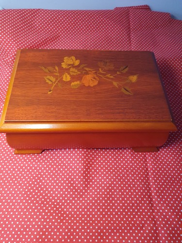 Mele wooden musical - co,