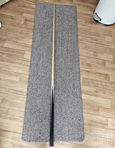 Old one piece snooker cue - old,