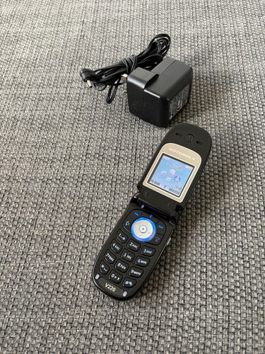 Motorola v220 black - black, flip