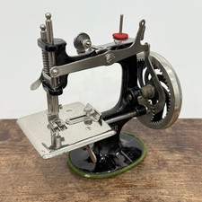 Antique Singer Model 20 Sewing