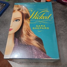 Wicked: A Pretty Little Liars